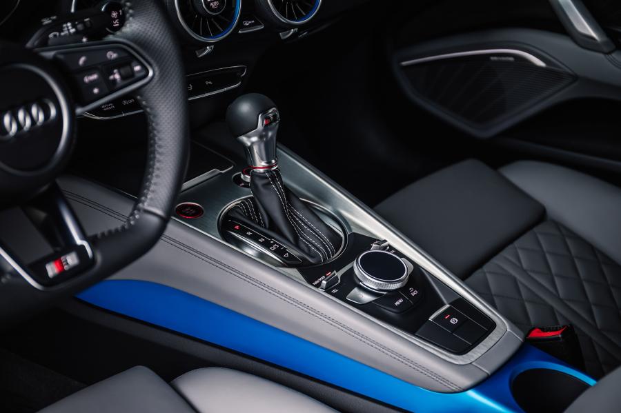 Детали интерьера Audi TTS Coupe (8S) 2018 года  (WW) (фото 186 из 254)